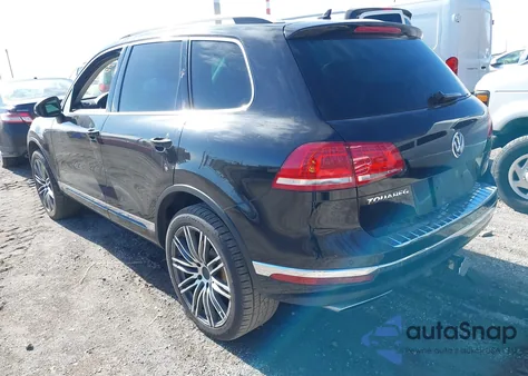 2015 Volkswagen Touareg V6 Lux из США, поврежденный, VIN WVGEF9BPXFD008185